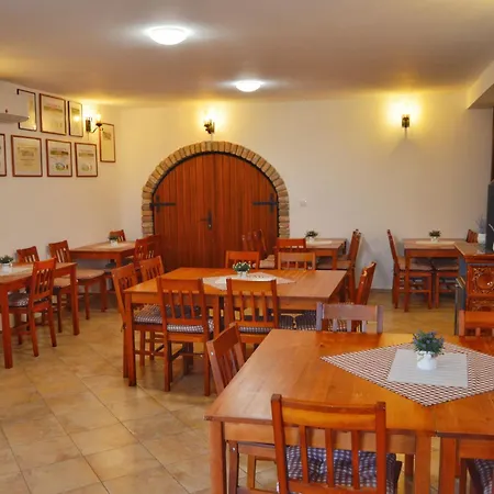 Homestay Nad Sklipkem V Satove