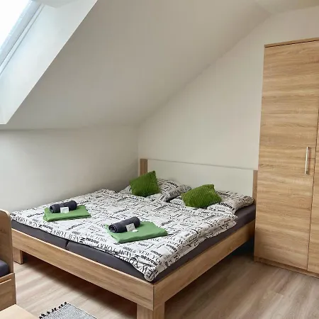 Nad Sklipkem V Satove Homestay Satov